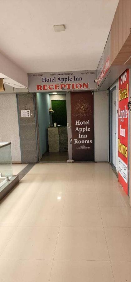 Oyo Hotel Apple Inn Surat Eksteriør billede