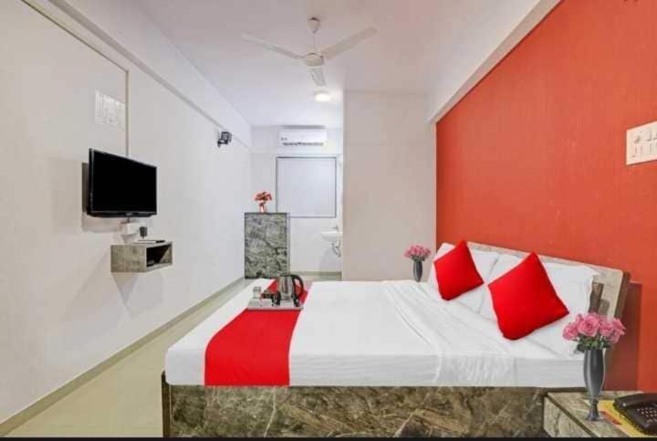 Oyo Hotel Apple Inn Surat Eksteriør billede