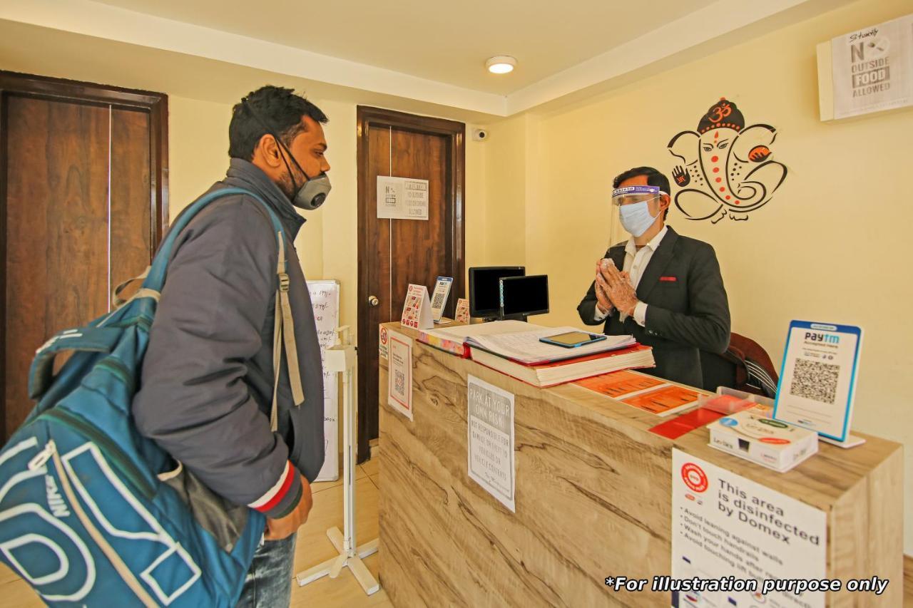 Oyo Hotel Apple Inn Surat Eksteriør billede