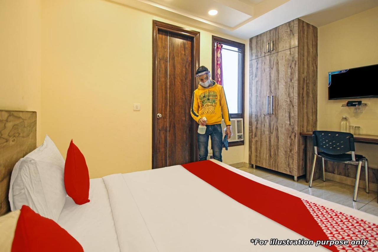 Oyo Hotel Apple Inn Surat Eksteriør billede